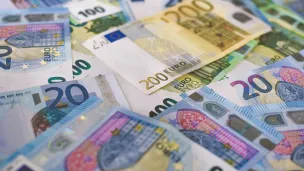 Billets euros - Photo by Ibrahim Boran on Unsplash