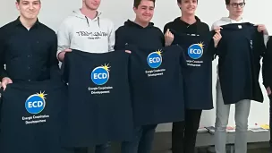 Remise des T shirts ECD aux jeunes volontaires