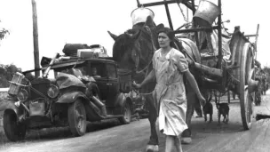 Réfugiés français sur la route de l'exode. © Wikipedia.