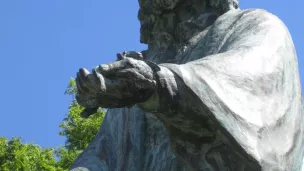 détail de la statue d'Althen Rocher des Doms, photo RL.