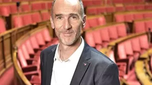 Photo du député La France Insoumise Loïc Prud'homme candidat sur la 3e circonscription bordelaise le 12 et 19 juin 2022 pour les élections législatives ©loicprudhomme.fr