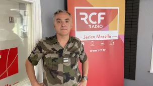 Le colonel Frédéric Miquel est l 'auteur de Patrouilles lointaines aux éditions Balland et l'organisateur du 1er Salon du livre militaire au Palais du gouverneur