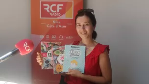 Stéphanie Faustin dans les studios de RCF Nice Côte d'Azur - Photo : RCF Nice Côte d'Azur