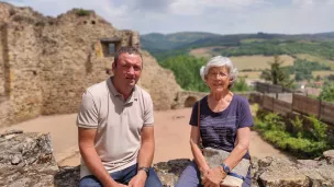 Bruno Dumas et Claudette Dénéanne sont fiers du label "petite cité de caractère" décerné à leur village © 2022 RCF Lyon (Didier Rodriguez)