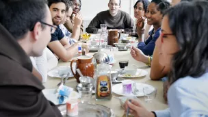 Repas lors des "Chantier de la foi", un événement organisé par le centre spirituel des carmes d'Avon, le 24 août 2017©Corinne SIMON/CIRIC