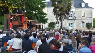 La troupe du TRPL s'installe au cœur du village