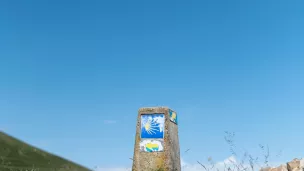 borne du chemin de Saint-Jacques - © Les Argonautes via Unsplash