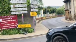 Fin des travaux en vue sur la RD996, le long de la Couze Chambon.