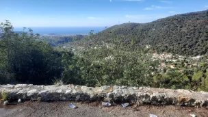 La route M214 au Mont-Chauve, sa vue et les déchets. - RCF 