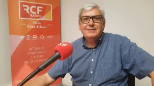 Jean-Pierre Barbero dans le studio de RCF 