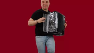 L'accordéoniste Jérôme Gauthier. © Facebook Officiel.