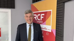 Jean-Luc Bohl, maire de Montigny-lès-Metz, dans les studios de RCF Jerico Moselle. ©RCF