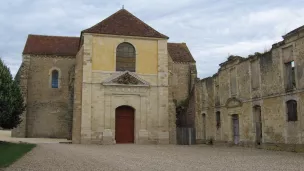 Ancienne église abbatiale de Fontmorigny. © Wikipedia.