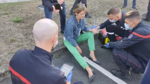 Lors d'une intervention, le pouls de la victime fait partie des données que les pompiers notent sur la tablette pour les transmettre au Samu. ©RCF Anjou