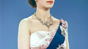 Portrait officiel de la reine Elizabeth II en 1959 ©Wikimédia Commons