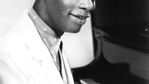 Nat King Cole à la première de son émission de télévision américaine The Nat King Cole Show. © Wikipedia.