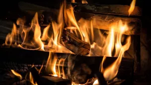 En hiver, le chauffage au bois est le principal émetteur de particules fines.