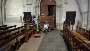 Exercices de simulation d'incendie du SDIS 49 à la cathédrale Saint Maurice d'Angers - ©RCF Anjou