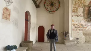 Daniel Kernalegenn dans la chapelle de Quilinen. Daniel Kernalegenn er chapel Kilinen.