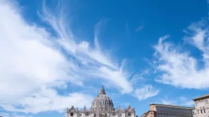 Scruté de près par le Vatican, le Chemin synodal de l’Église d’Allemagne suscite une double crainte (Photo : Place Saint-Pierre-de-Rome, le18/04/2022 ©Martin Bertrand / Hans Lucas)