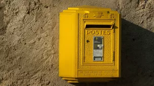 La Poste recrute 3 000 CDD et intérimaires. 