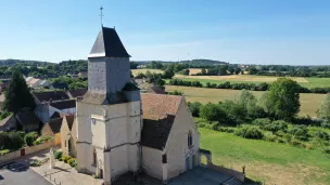 L'église Saint-Pierre, à Avezé - CC Sarthe Tourisme