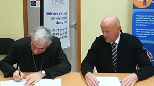 Mgr Roland JP Thomasset lors de la signature de la convention pour l'accueil des victimes déc 2022