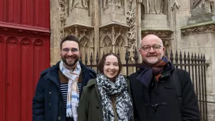 De gauche à droite père Philippe Perraud, Iphigénie Gonnet et Vincent Picard, tous membres de la communaut Sant'Egidio et invités de la table ronde animée par Madeleine Vatel