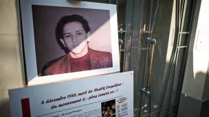Hommage à Malik Oussekine, étudiant mort sous les coups de policiers au cours d’une manifestation, le 6 décembre 1986, à Paris (Photo du 06/12/2016 ©Nicolas Messyasz / Hans Lucas)