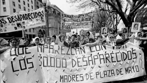 Les Mères de la place de Mai à Buenos Aires, Argentine ©Wikimédia commons