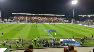 Pour ce match particulier face au Paris Saint Germain, le stade Gaston Petit était plein. ©Hugo Sastre