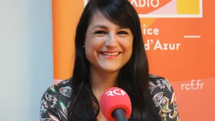 Christelle D'Intorni dans le studio de RCF Nice Côte d'Azur - Photo RCF Stèvelan C-G