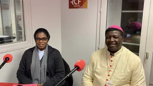 Soeur Marjorie et mgr Djitangar