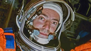 Le premier selfie de Jean-François Clervoy dans l'espace ©JF Clervoy / NASA