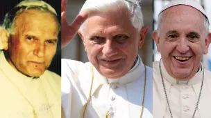 Jean-Paul II en 1983, Benoît XVI (au centre) et le pape François en 2014 ©Wikimédia Commons