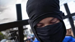 Un manifestant lors de la procession du chemin de croix du Vendredi saint, marquant le premier anniversaire du mouvement anti-Ortega, Managua, le 19/04/2019 ©Juan Carlos / Hans Lucas