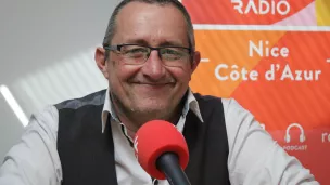 Franck Viano dans le studio de RCF Nice Côte d'Azur 