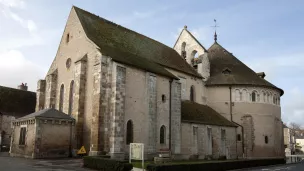  La basilique de Neuvy-Saint-Sépulchre. © Wikipedia.