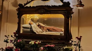 La châsse de Thérèse, exposée au carmel, les reliques de la sainte y sont conservées ©RCF / Véronique Alzieu