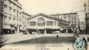 ® Montpellier.fr Halles aux colonnes vers 1900. AMM, carte postale