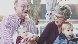 Grands-parents et petits-enfants, un lien précieux (Photo : DR)