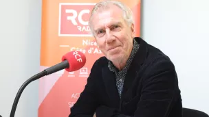 Thierry Bitouzé du collectif citoyen 06 dans le studio de RCF à Nice 