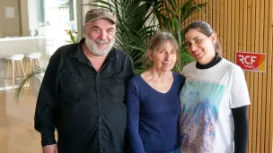 de gauche à droite : Thierry, Fosca et leur fille Fiona - © RCF Lyon