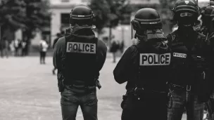 CRS à Lyon lors de la 25e manifestation des gilets jaunes en mai 2019 - © ev via Unsplash