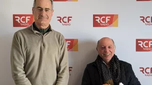 Bernard Fesquet, président du Secours Catholique dans le Cantal et le Puy-de-Dôme (à gauche), et Guy Xicluna trésorier de solidarauto (à droite)