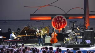 LE festival Jazz à Juan en 2022. (photo Roberto Fonseca Rivierakris_OTC_Antibes)