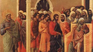 Le Christ devant Caïphe, par Duccio di Buoninsegna, cathédrale de Sienne. © Wikipedia.