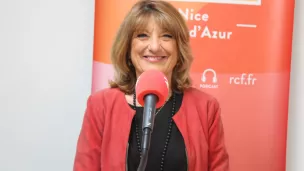 Monique Bailet dans le studio de RCF Nice - Photo: SCG