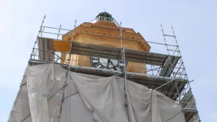 Le clocher de l'église Notre-Dame-du-Port se dévoile à Nice - RCF