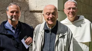 De gauche à droite : P. Frans Bouwen, P. Laurent Balas et Fr. Benoît Vandeputte ©RCF / Amélie Gazeau